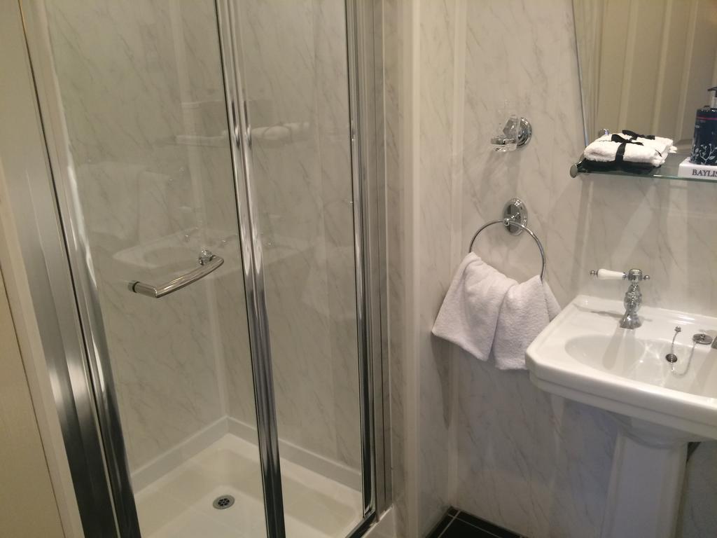 Aaran Lodge Guest House EDI Room photo